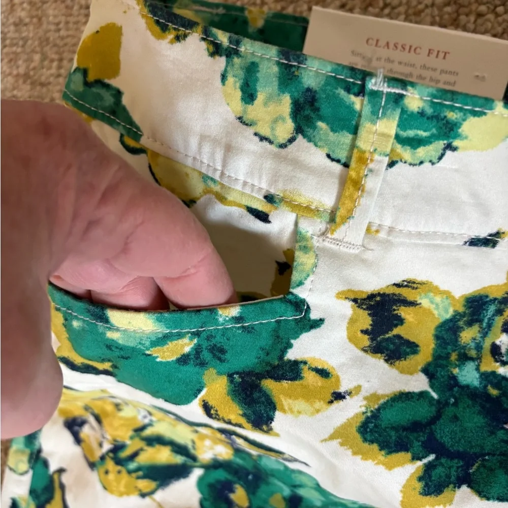 Croft $ Barrow yellow and green floral stretch capris size 18